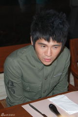 组图：曹格个唱力证与侧田兄弟情 刘德华低调助阵