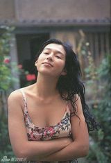 47岁铃木保奈美气质写真 获赞永远的赤名莉香