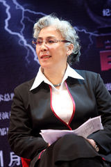 组图：新《雷雨》进京 繁漪变艳丽衬托悲剧人生