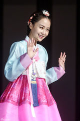 高清图：《张玉贞》发布 金泰熙刘亚仁古装亮相