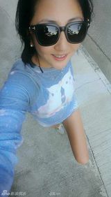 组图：李云迪旧爱华真美照 祝福力宏不理前任