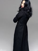 组图：周韵全新写真曝光  清纯与美艳之光影变幻