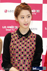 组图：少女时代清新亮相签名会 可爱萌表情多