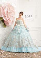 组图：筱田麻里子自创婚纱品牌唯美梦幻