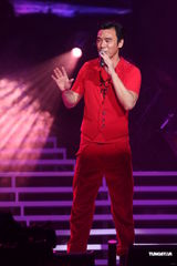 高清组图：温拿演唱会圆满结束 财源滚滚开心到底