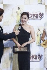 独家高清：李敏镐等亮相2013SBS演技大赏红毯