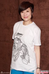 组图：张可颐劝邓萃雯勿太执着 望早发电视牌照