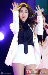 组图：泫雅MissA金钟国等出演《M Countdown》