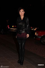 组图：梁靖琪黄敏豪婚宴众星捧场 先忙工作不急造人