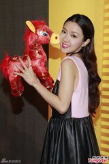 许志安任郑秀文派许姓红包 薛凯琪邓丽欣斗艳