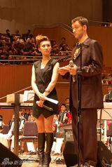 高清组图：尚雯婕三语主持法国音乐节