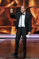 组图：托尼-海尔获艾美奖喜剧类最佳男配角