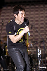 组图：任贤齐跳小薇版nobody 自夸舞技堪比杰克逊