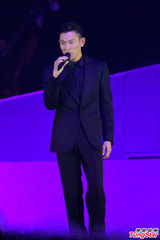 组图：梅艳芳逝世十周年 圈中好友登台悼念