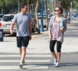 高清组图：杰西卡-阿尔芭和老公健身 难掩丰胸