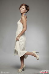 组图：林晓培暌违六年重返歌坛 写真秀纹身