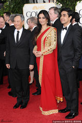 组图：《少年派》导演李安面带微笑亮相红毯