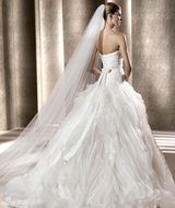 组图：欧美2012年婚纱系列发布 彰显高雅气质