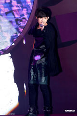 组图：金贤重香港获大奖 阿SA无缘和男友过圣诞