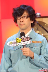 组图：日电音组合明和电机社长袭港演奏新发明