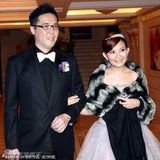 幻灯图：梁静茹上海再摆婚酒 公公婆婆婆齐道贺 