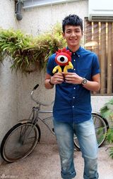 组图：柯震东新浪娱乐专访 与萧亚轩传讯互动