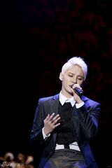 组图：金俊秀上海个唱海报曝光 正式预售启动