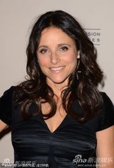 组图：《毒师》演员捧场提名酒会 安娜紫裙鲜艳