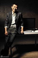 组图：夏雨广告大片魅力呈现 细节雕琢精致男人魅力