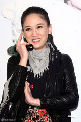 组图：杨千嬅台北发新专辑 陈乔恩送汤慰劳打气 