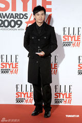 高清图：徐静蕾牵手黄立行 《杜拉拉》未映先拿奖