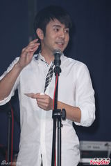 组图：刘子千庆功演唱会 小小彬抱病力挺