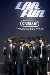 高清组图：韩团CNBLUE召开新专辑发布会献唱新曲