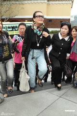 组图：张兰高调抵台引关注 赞台湾环境有望置产