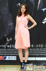 组图：《主君的太阳》发布 苏志燮紫西装粉嫩