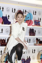 组图：杨千嬅设计鞋有成就感 曝老公金像奖穿内增高