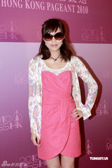 幻灯图：香港小姐首次面试 50位佳丽演曼妙诱惑