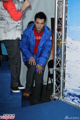 组图：邱泽高调祝福唐嫣生日 回应称两人只是朋友