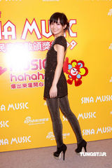 幻灯图：容祖儿陈奕迅等众艺人出席民意指数颁奖礼