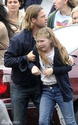 组图：布拉德-皮特拍《僵尸世界大战》逃生戏