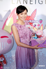 组图：陈法拉无袖小洋装显优雅 否认不满戏份被删