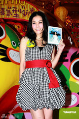 幻灯组图：谢安琪香港签唱会 矢口否认遭到TVB封杀