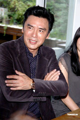 高清组图：钟镇涛新电影开机 黄志玮曾佩瑜齐亮相