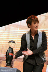 组图：《现代猛士录》热演 吕颂贤成“迷途羔羊”