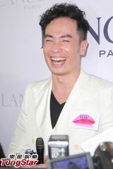 组图：诸葛紫岐叹老公大男人 陈豪赠妻鲜花