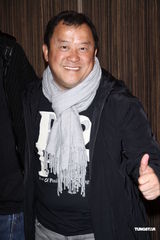 高清组图：萧敬腾宣传新戏 曾志伟周秀娜站台