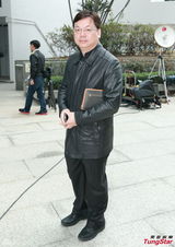 组图：陈志云贪污案重审 王喜陪同表情轻松