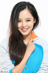 组图：辛芷蕾时尚大片 轻松俏皮率性潮范十足