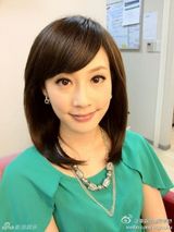 组图：台湾甜美女主播吴宇舒生活照