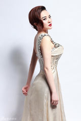 组图：女星孟茜性感写真曝光 澄清百万“饭局门”